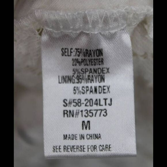 VICI WHITE LACE KNOT CROP DRAPE SLEEVE BLOUSE SIZE MEDIUM STUNNING - Picture 8 of 8